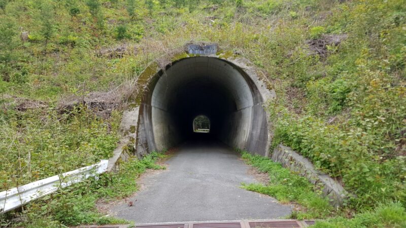 入山峠のトンネル