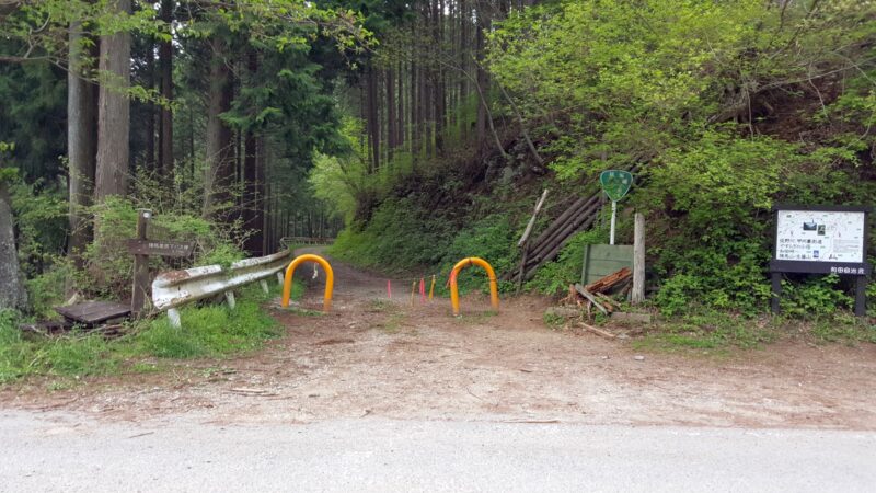 和田峠・醍醐林道の入口