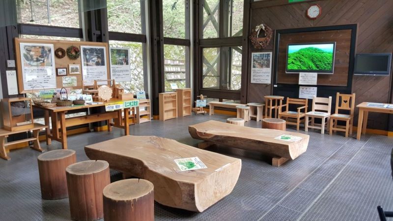 森林館の木工家具製作見本