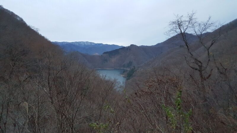 徳山ダムの湖