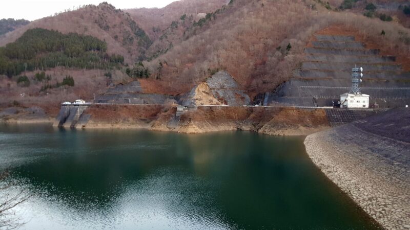 上大須ダムの崩落個所