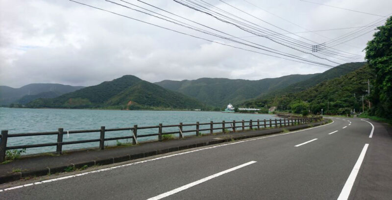 奄美大島、名瀬付近の道路
