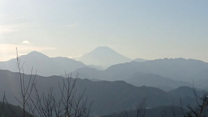 高尾山から富士山の眺め